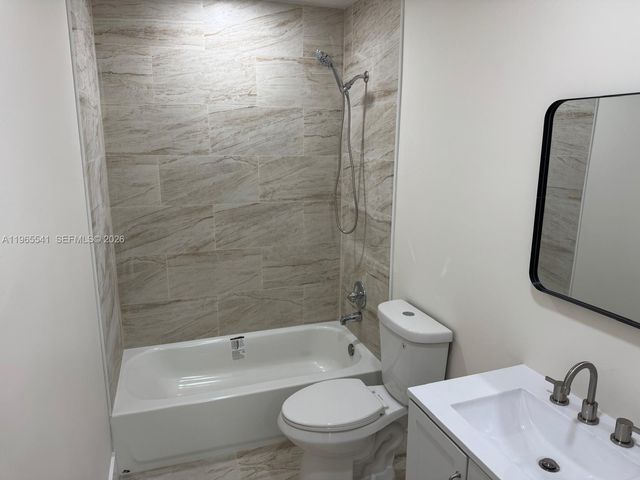 7520 W 15th Ct, Hialeah, FL 33014