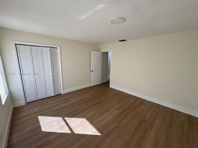 7520 W 15th Ct, Hialeah, FL 33014