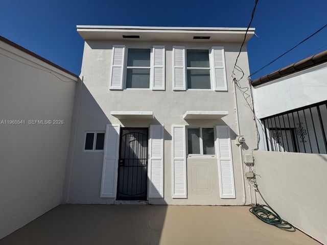 7520 W 15th Ct, Hialeah, FL 33014