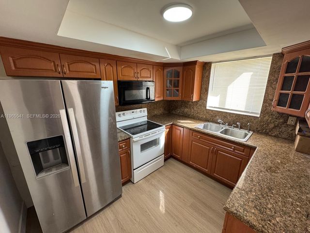 7520 W 15th Ct, Hialeah, FL 33014