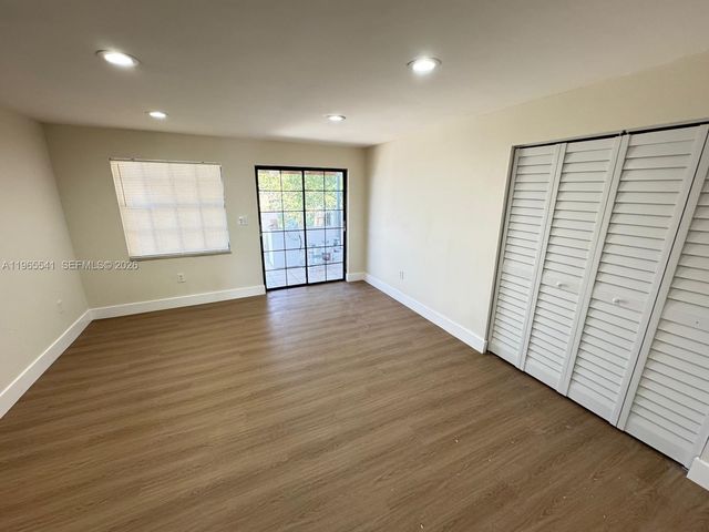 7520 W 15th Ct, Hialeah, FL 33014