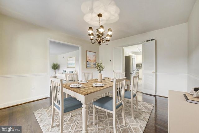 7721 MARYKNOLL AVE, Bethesda, MD 20817