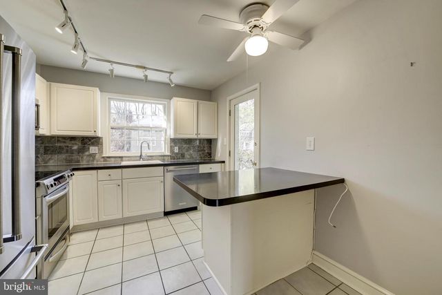 7721 MARYKNOLL AVE, Bethesda, MD 20817