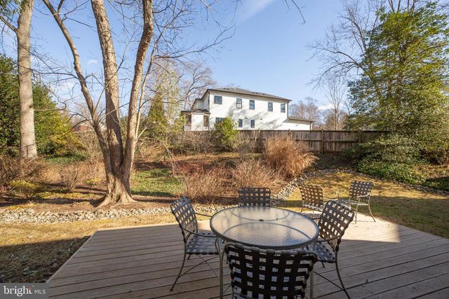 7721 MARYKNOLL AVE, Bethesda, MD 20817