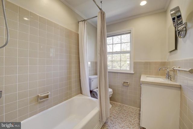 7721 MARYKNOLL AVE, Bethesda, MD 20817