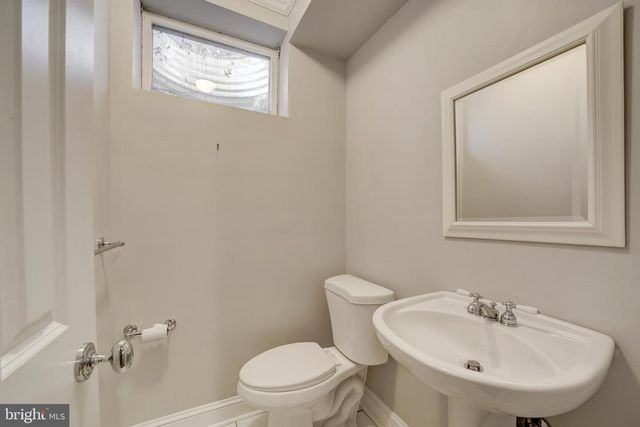 7721 MARYKNOLL AVE, Bethesda, MD 20817