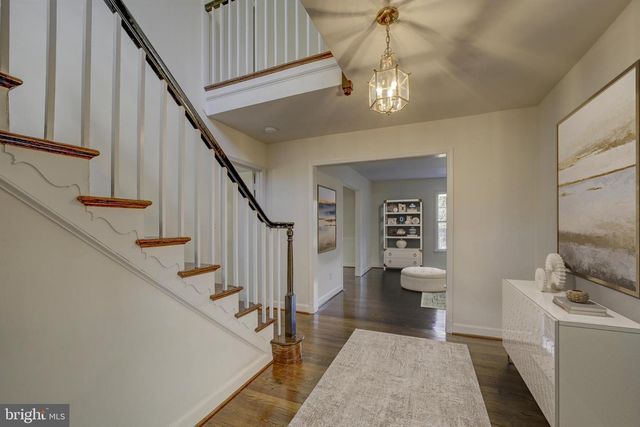 7721 MARYKNOLL AVE, Bethesda, MD 20817