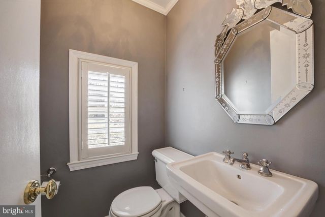 7721 MARYKNOLL AVE, Bethesda, MD 20817