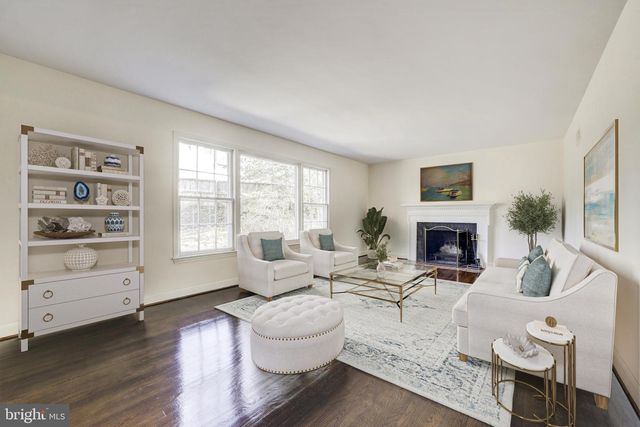 7721 MARYKNOLL AVE, Bethesda, MD 20817