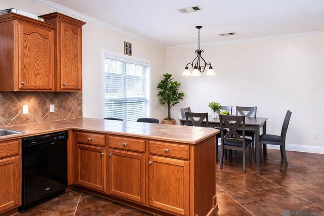 909 W Jeana Dr, Gonzales, LA 70737