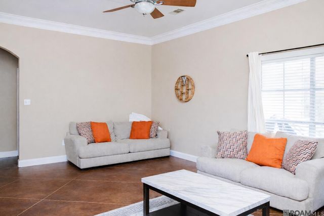 909 W Jeana Dr, Gonzales, LA 70737