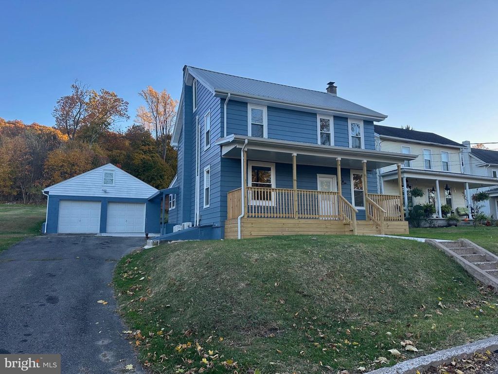 132 E ARCH ST, Elizabethville, PA 17023