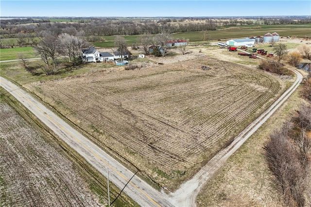 10368 NW O Highway, Blairstown, MO 64726