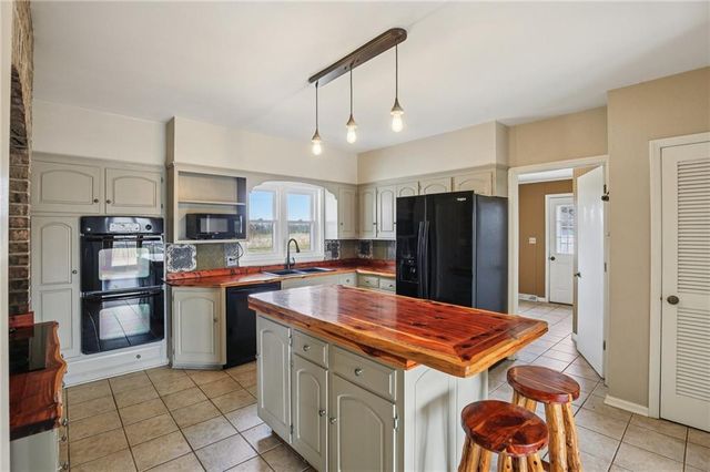 10368 NW O Highway, Blairstown, MO 64726