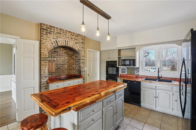 10368 NW O Highway, Blairstown, MO 64726