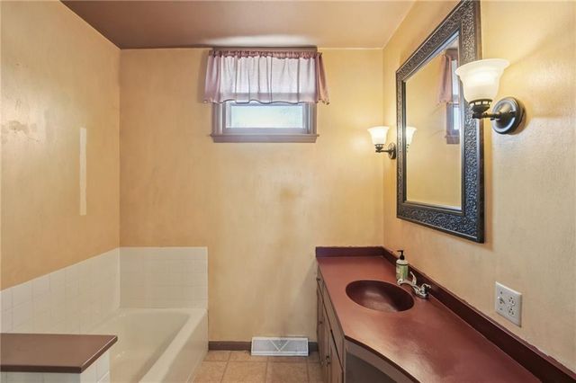 10368 NW O Highway, Blairstown, MO 64726