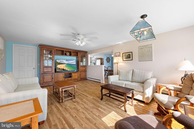 16 JEFFREY DRIVE, Manahawkin, NJ 08050
