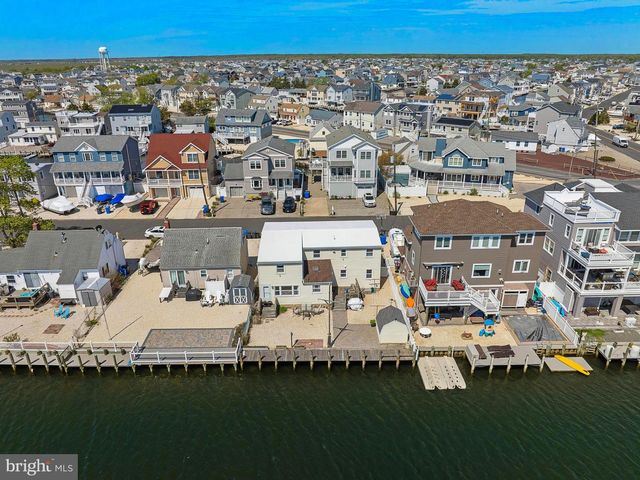 16 JEFFREY DRIVE, Manahawkin, NJ 08050
