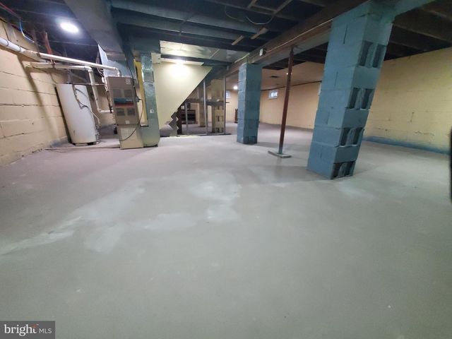 2601 N LAKESHORE DR, Browns Mills, NJ 08015