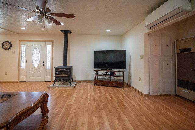 604 Ortega Road NW, Los Ranchos, NM 87114