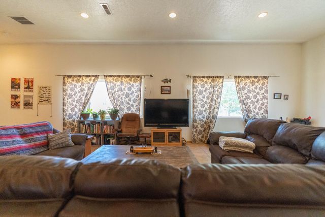 604 Ortega Road NW, Los Ranchos, NM 87114