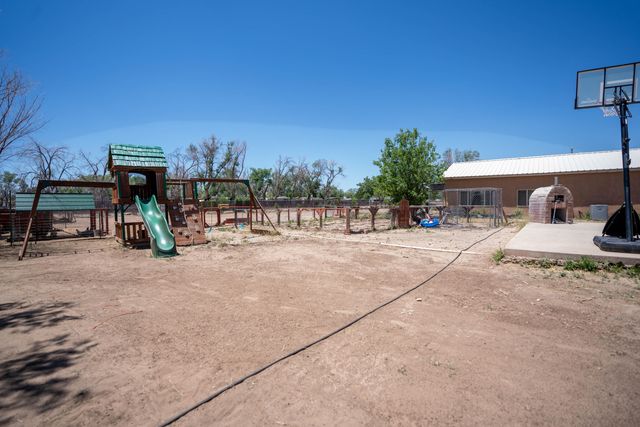 604 Ortega Road NW, Los Ranchos, NM 87114