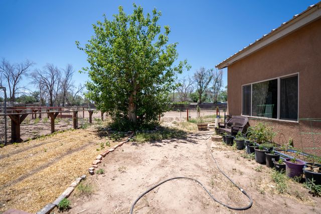 604 Ortega Road NW, Los Ranchos, NM 87114