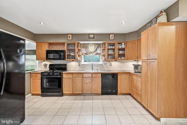 24 WILLOW CEDAR WAY, Blackwood, NJ 08012