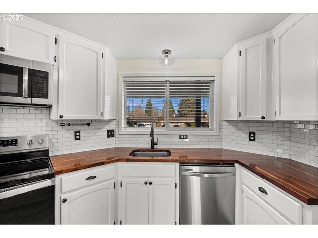 2626 18TH Ave, Forest Grove, OR 97116