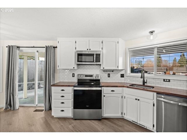 2626 18TH Ave, Forest Grove, OR 97116