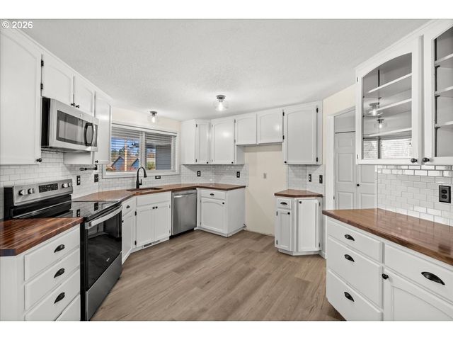 2626 18TH Ave, Forest Grove, OR 97116