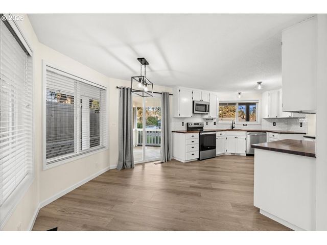 2626 18TH Ave, Forest Grove, OR 97116