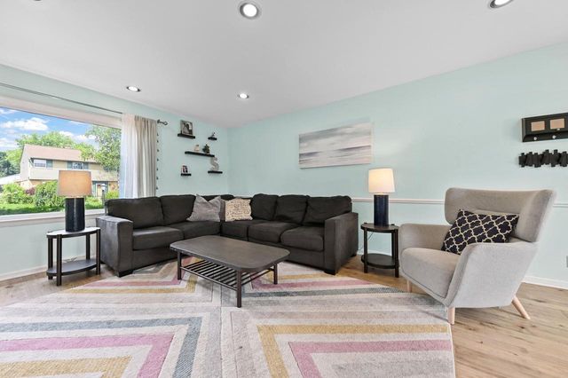 10301 W Feerick PLACE, Wauwatosa, WI 53222