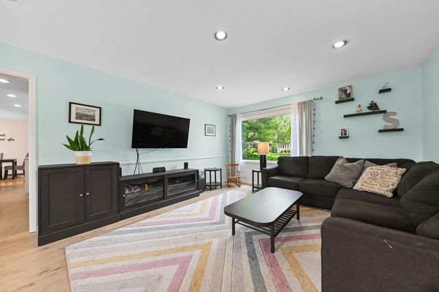 10301 W Feerick PLACE, Wauwatosa, WI 53222