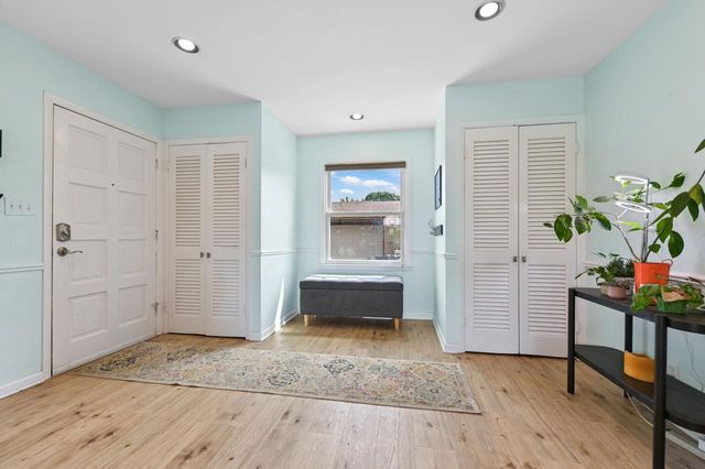 10301 W Feerick PLACE, Wauwatosa, WI 53222
