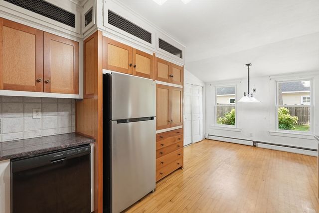 155 Amity St, Amherst, MA 01002