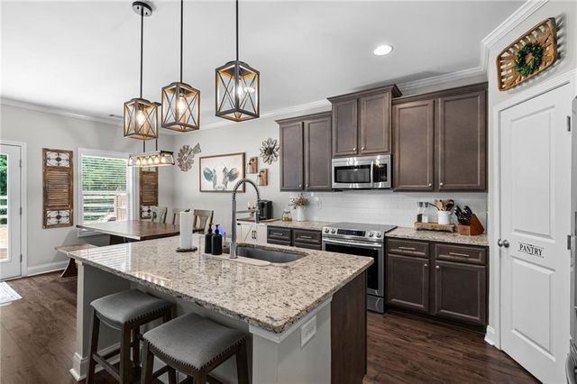 298 Gunier Circle, Dawsonville, GA 30534
