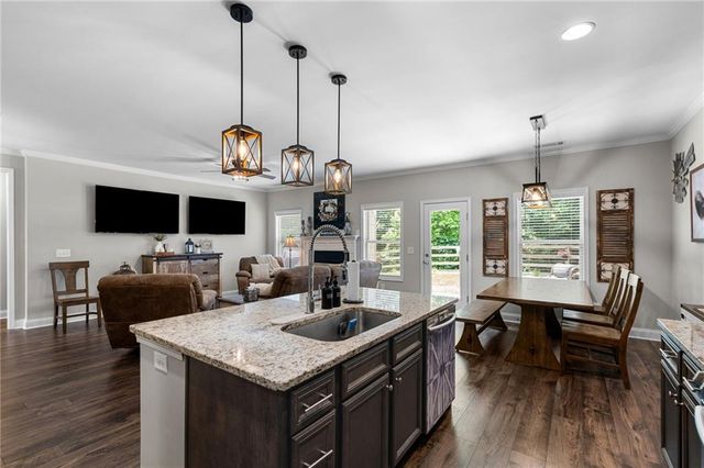 298 Gunier Circle, Dawsonville, GA 30534