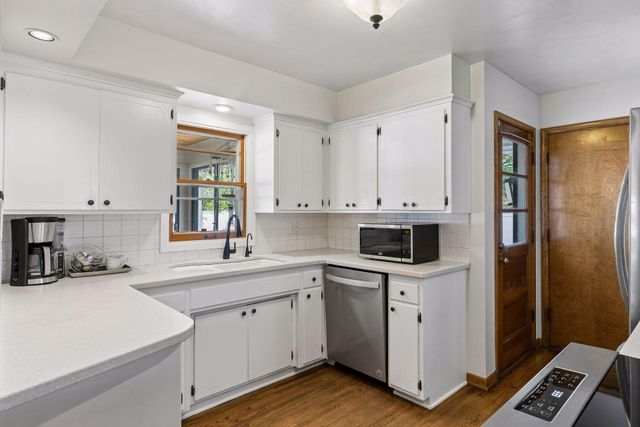 2000 Orkla Drive, Golden Valley, MN 55427
