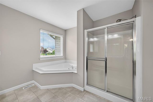 130 Barrington Lake Drive, Dardenne Prairie, MO 63368