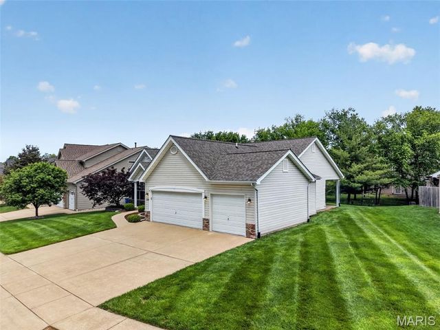 130 Barrington Lake Drive, Dardenne Prairie, MO 63368