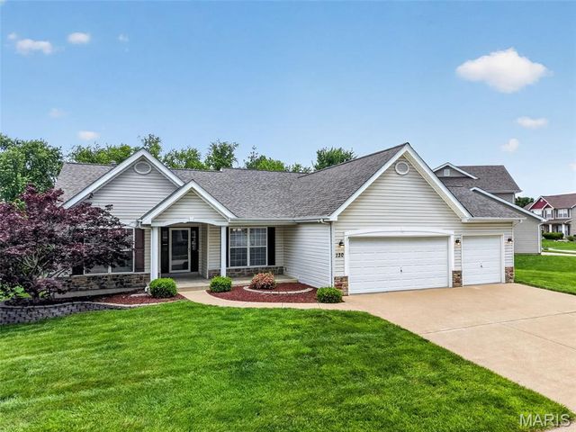 130 Barrington Lake Drive, Dardenne Prairie, MO 63368