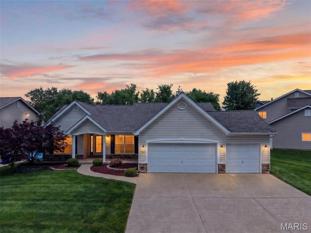 130 Barrington Lake Drive, Dardenne Prairie, MO 63368