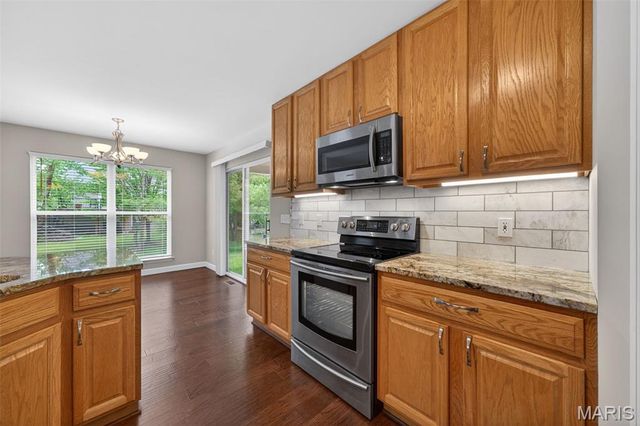 130 Barrington Lake Drive, Dardenne Prairie, MO 63368