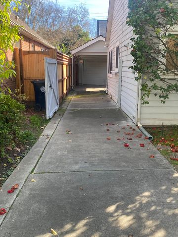 2708 9th Ave, Sacramento, CA 95818