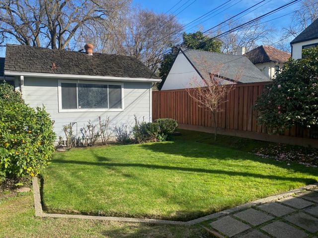 2708 9th Ave, Sacramento, CA 95818