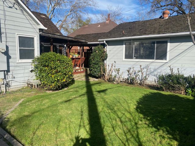 2708 9th Ave, Sacramento, CA 95818