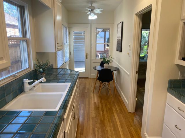 2708 9th Ave, Sacramento, CA 95818