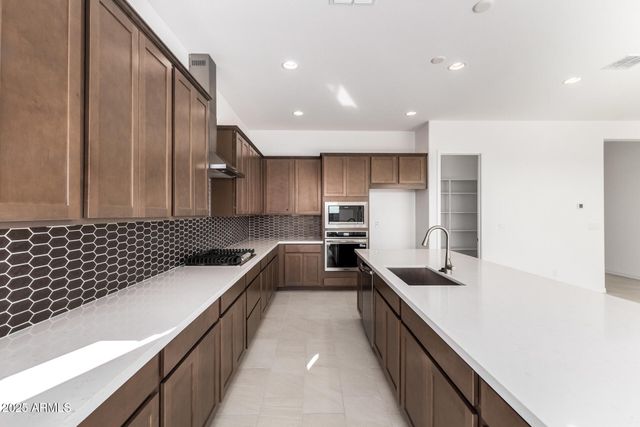 20275 W CATALINA Drive, Buckeye, AZ 85396