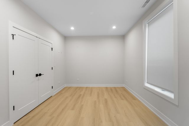 5008 S Prairie Avenue, Chicago, IL 60615